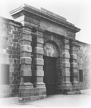 Castle Clinton National Monument: Image obtained from  New York Landmarks edited by Alan Burnham A.I.A.